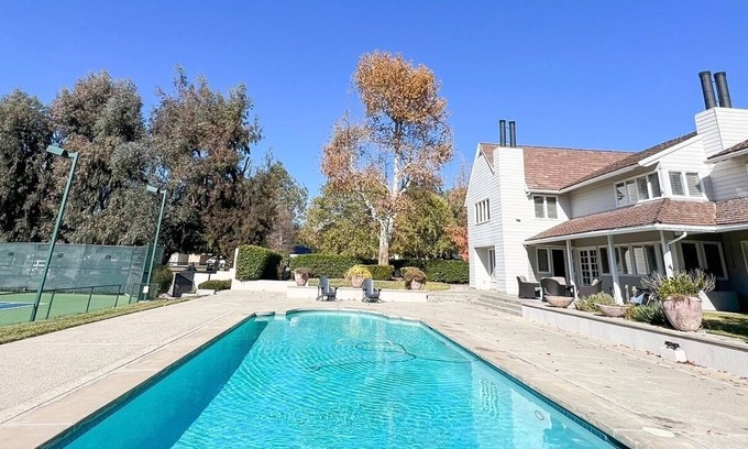 Temecula House | Events Welcome! Huge, entertainment-ready home in central location