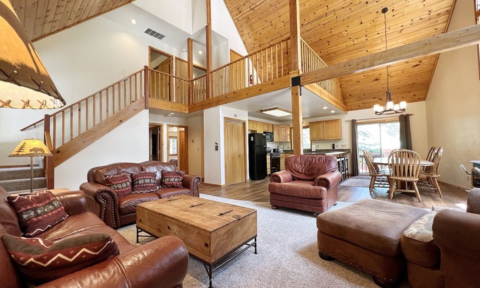 McKinney Estates House | Evergreen Escape - 4 bedroom, loft, 2.5 bath home, quiet neighborhood