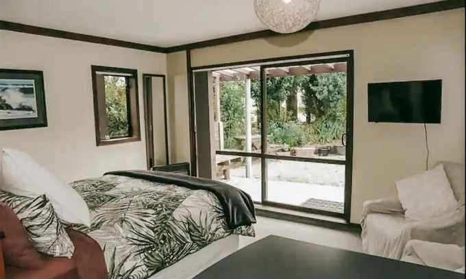 Hokitika Apartment | Evergreen Escape Hokitika