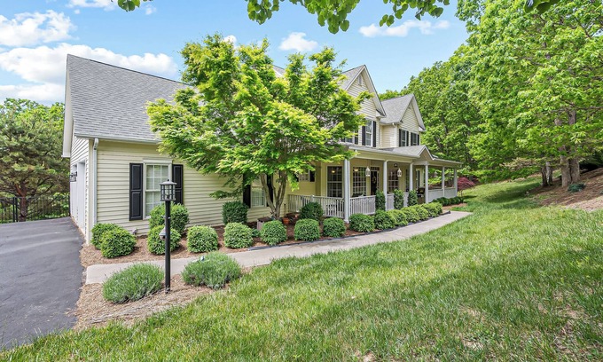 Blacksburg House | Evergreen Estate