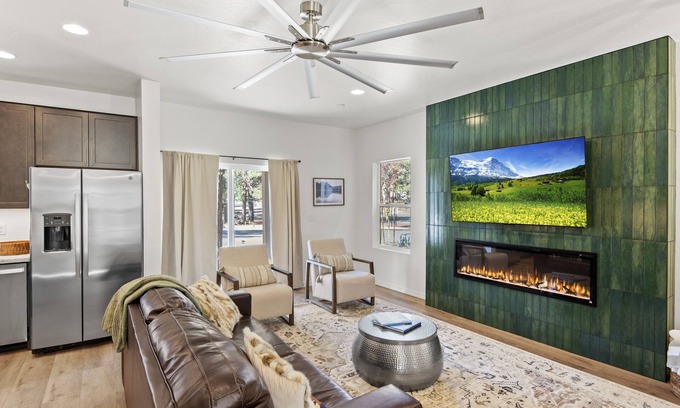 Flagstaff House | Evergreen Getaway - Your Unforgettable Close-to-Everything Retreat in the Pines