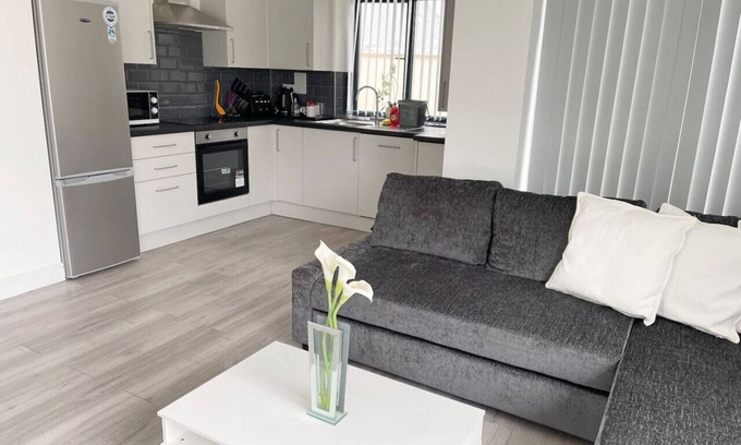 Kidlington Apartment | Evergreen Lodge -Two Bed Lux - Parking,Garden,WIFI