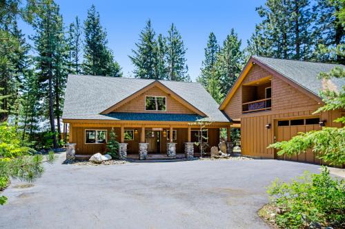 Ronald House | Evergreen Paradise