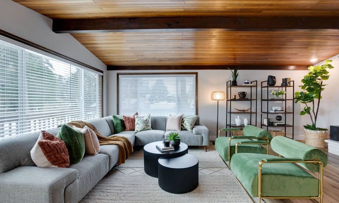 Ellsworth House | Evergreen Retreat - Large 6 Bedroom Home