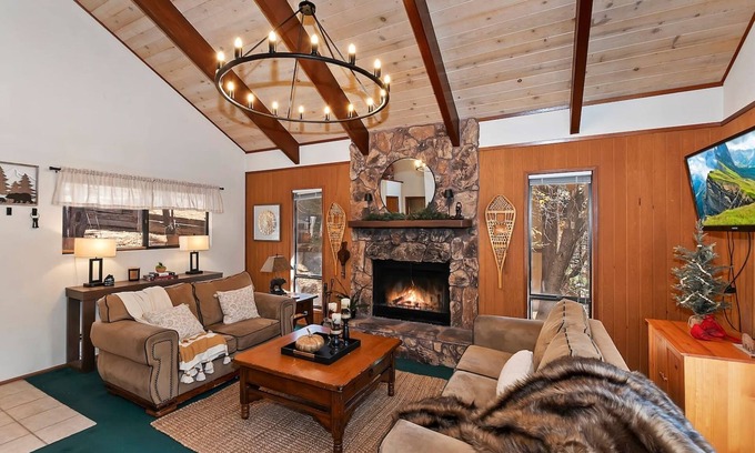 Upper Moonridge Cabin | Everwood Serenity Treehouse on Sled