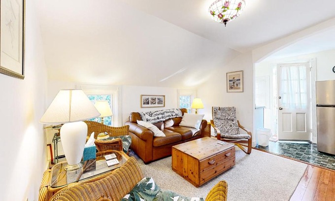 Vineyard Haven Apartment | Everyday is Saturday