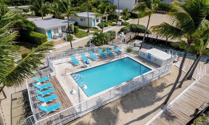 Islamorada Hotel | Everything You Need For The Perfect Vacation! 3 Convenient Units, FREE Parking!