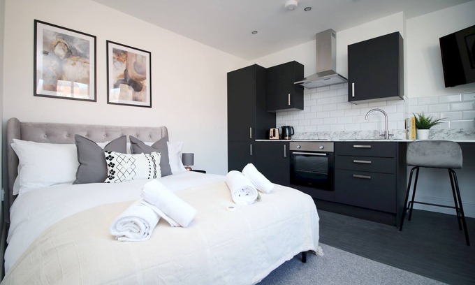 Newport Apartment | Eveswell Studios | Premium | Studio 9