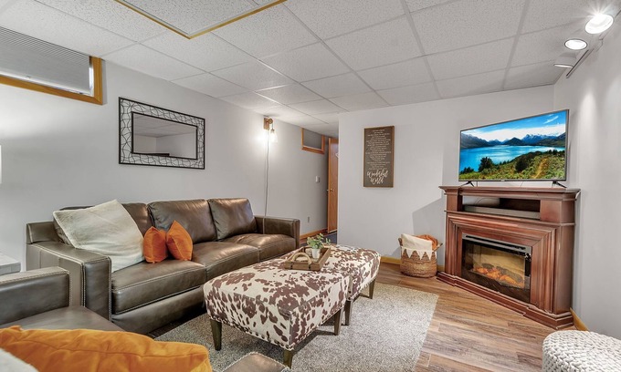 Ellicottville Apartment | EVL Hideaway:game room,hot tub,steps 2 town&trails