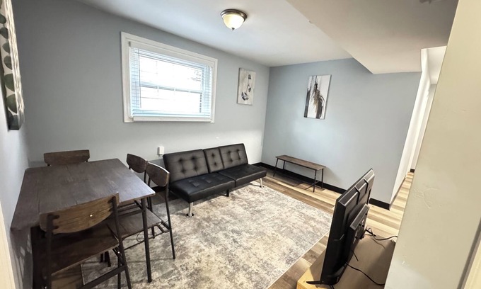 Anacostia Apartment | Excellent 2BR Apartment near Trasnsportation