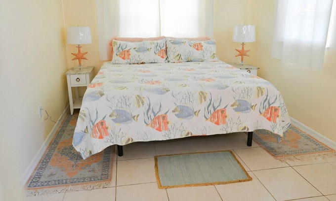 South Venice House | Excellent 2BR Getaway Beach House for Families!