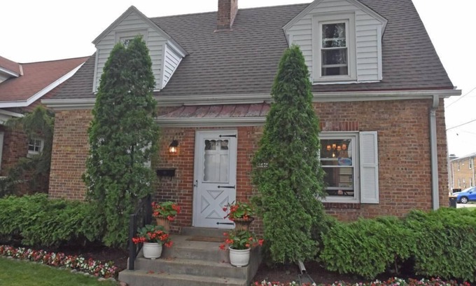 Wauwatosa House | Excellent 3bdr Tosa Home