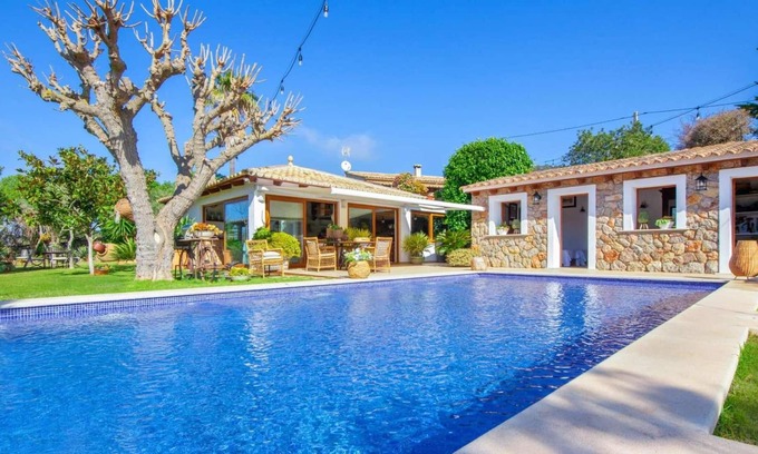 Esporles Villa | Excellentlty divided, stylish villa