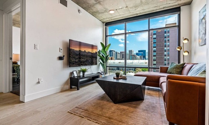 Rio Grande Apartment | Exceptional 1BD/BA-PoolHotTubGymParking- Downtown!