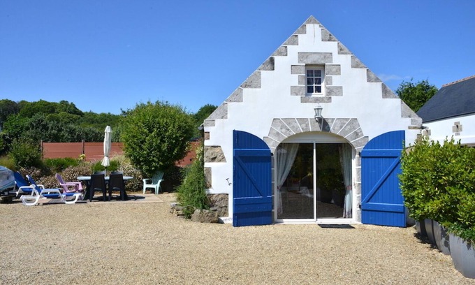 Poullan-sur-Mer House | Exceptional and quiet setting at the edge of the bay of Douarnenez
