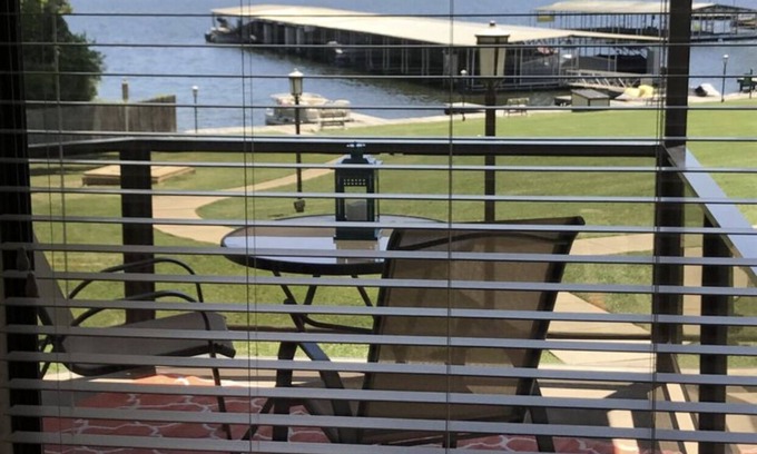 Hot Springs Condo | Exceptional Lakefront Sanctuary *Please check reviews - Most requested returns*