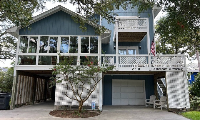 Yaupon Beach House | Exceptional Location! Short walk to beach, OKI Pier & restaurants!