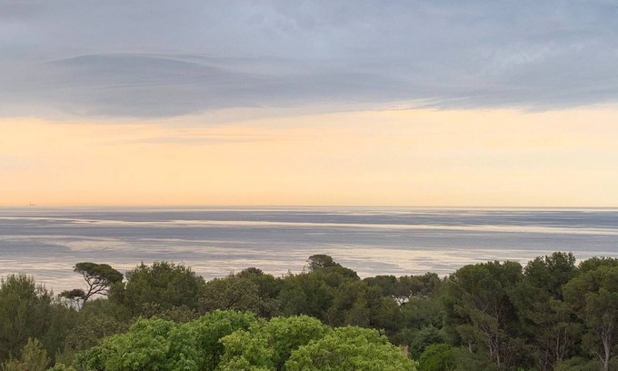 Sausset-les-Pins Apartment | Exceptional sea-view apartment in a 19th-century château