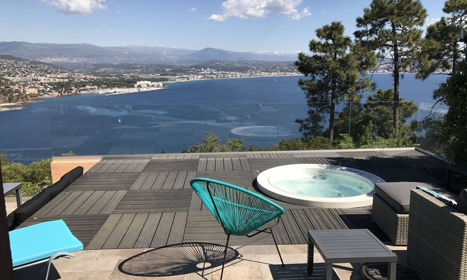 Theoule-Superieur House | Exceptional sea-view villa in Esterel natural park