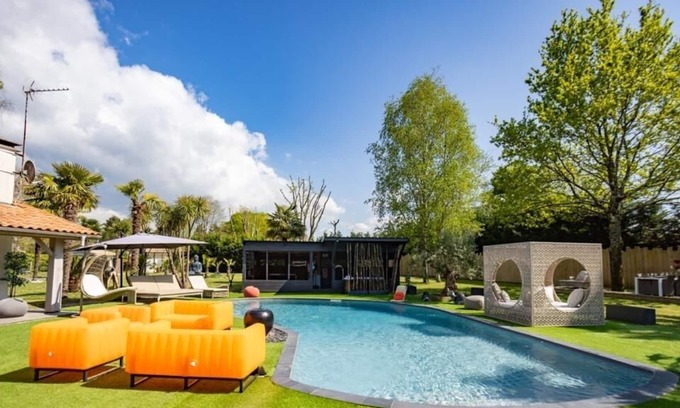 Benesse-Maremne House | Exceptional villa with heated swimming pool and pool house