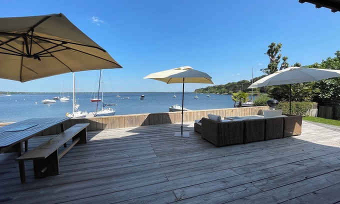 Lacanau Villa | EXCEPTIONAL VILLA BY THE LAKE IN A QUIET AREA WITH PRIVATE PONTOON