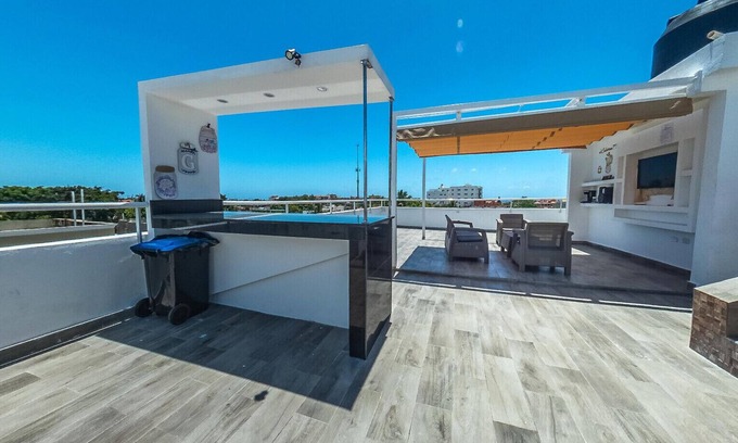 12 de Haina Apartment | Exclusive 3 Bdrm apartment with private terraza/jacuzzi, BBQ, WIFI