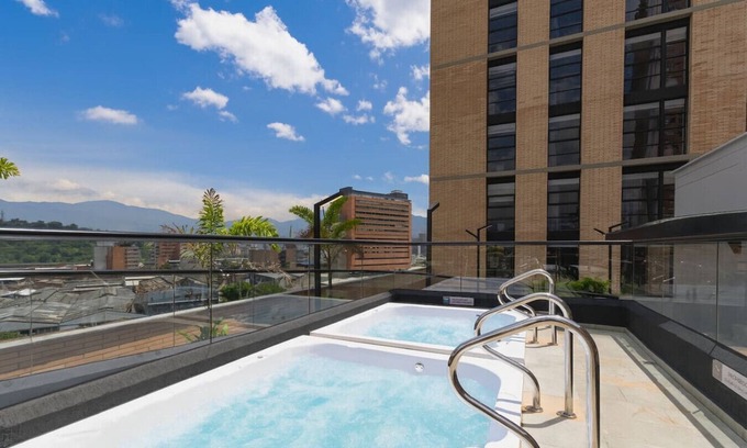 San Diego Apartment | Exclusive -El Poblado Pad-Cowork & Outdoor Jacuzzi