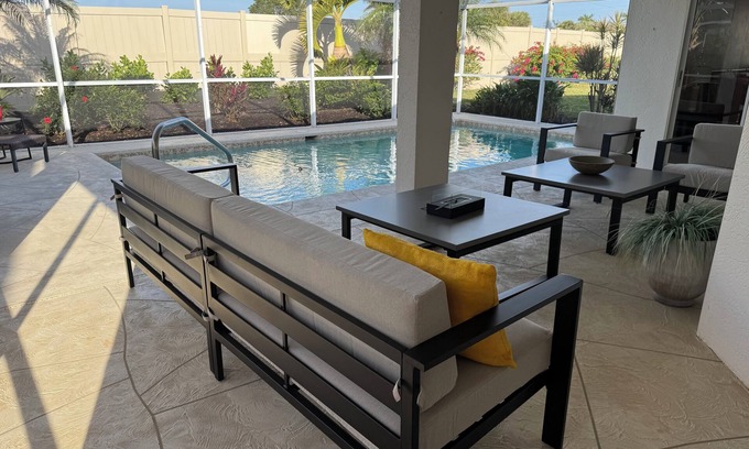 Iona House | Exclusive Fort Meyers home in gated golf community close to beaches!