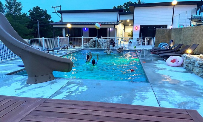 Indian Point Villa | Exclusive Heated Pool with Hot Tub, Game Room 3 min. SDC,15 min to Branson!