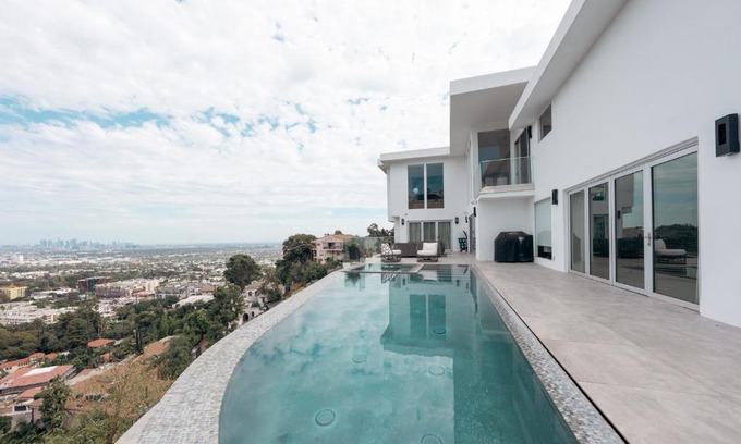 Hollywood Hills West House | Exclusive Hillside Hideaway-Private Room