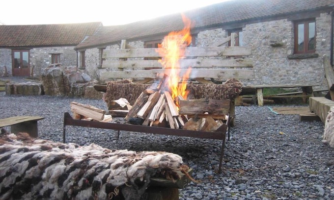 Compton Martin House | Exclusive Horseshoe barn venue with accommodation