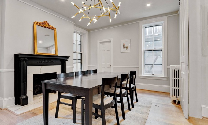 Dupont Circle House | Exclusive Large Retreat Dupont Circle & Concierge Service