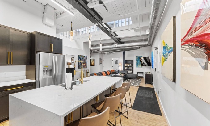 Downtown Cleveland Apartment | Exclusive Luxury Penthouse - Heart of Downtown Cleveland - Rare Find