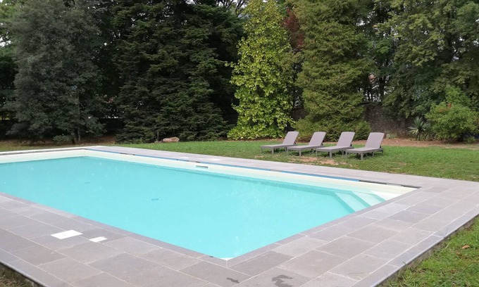 Mologno Apartment | Exclusive Tuscan Villa Apt in large estate, private gardens, fountain and pool