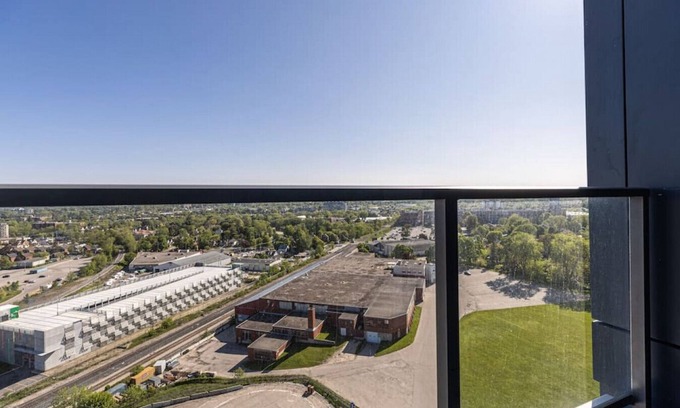 Kitchener Apartment | Executive 2BD+Wifi+Parking+EV (Gym & Pool soon!)