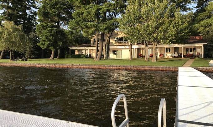 Cadillac House | Executive 4600 sq. ft. Lakefront Estate on Lake Mitchell in Cadillac, Michigan