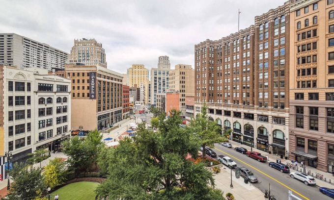 Downtown Detroit Apartment | Executive Downtown Retreat