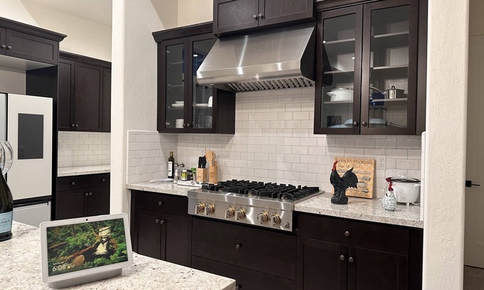 Raisin House | Executive Homes Near Valley Children's Hospital, Chukchansi Casino, and Yosemite