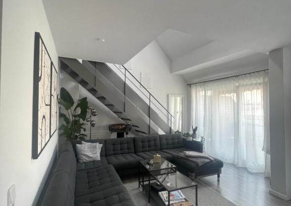 Hainholz Apartment | Executive Maisonette Penthouse Loft, Rooftop Pool, Central Hannover and Direct Messe Connection