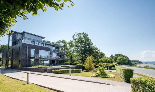 Gluecksburg Apartment | Exklusive Ferienwohnung mit Wasser