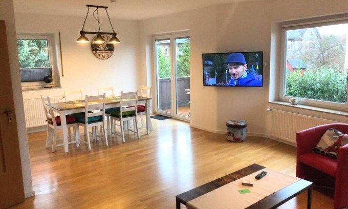 Einbeck Apartment | EXKLUSIVE Ferienwohnung in Einbeck, 3 Schlafzimmer mit Balkon!