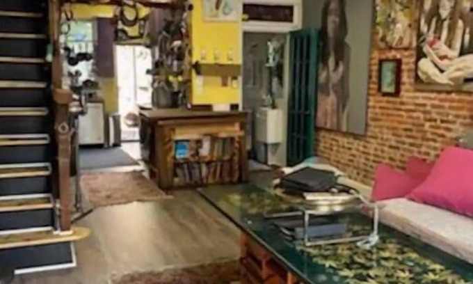 North Philadelphia East House | Exotic Hand-Crafted Art House