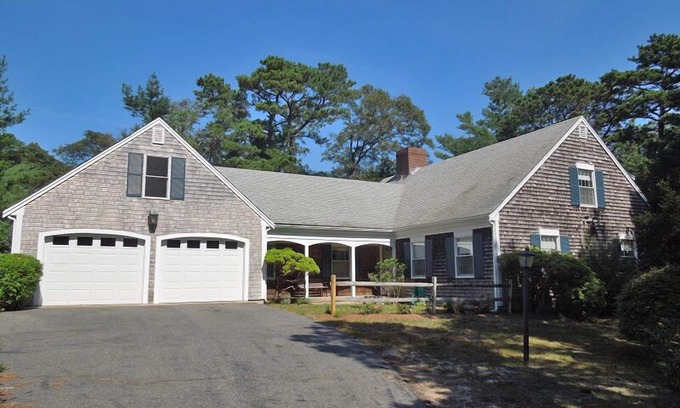 South Orleans House | Expansive Home by Orleans Town Landing (1086)