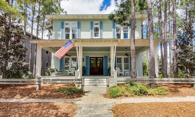 Forest District House | Expansive porches! Quiet area!