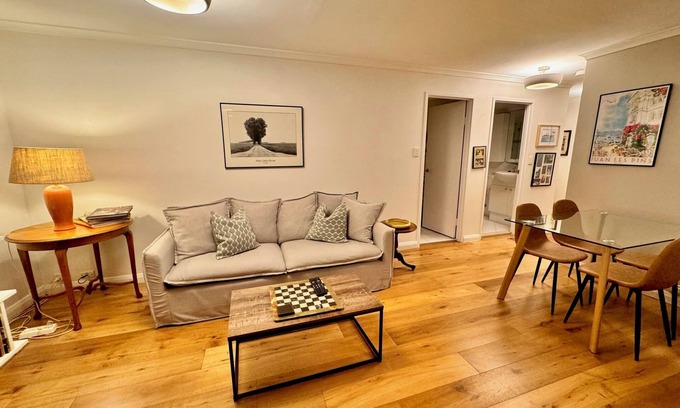 Surry Hills Apartment | Expansive Views From Sydney 1 Bedroom Apartment