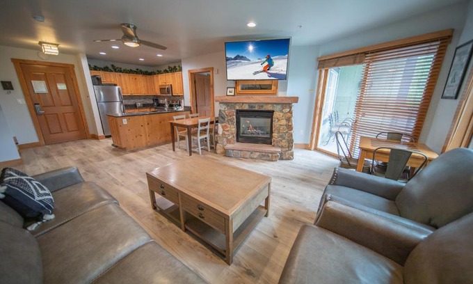 River Run House | Expedition Station 8614 by SummitCove Lodging