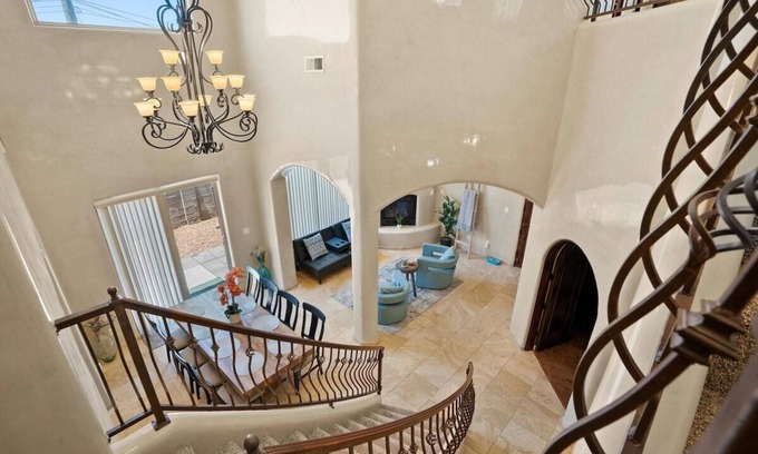 Los Duranes House | Experience the charm of Tuscany in the heart of Albuquerque!