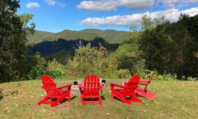 Bryson City Cabin | Experience the charm of Two Cubs Cabin
