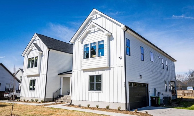 Apex House | Experience "The Grande 532" in Downtown Apex!