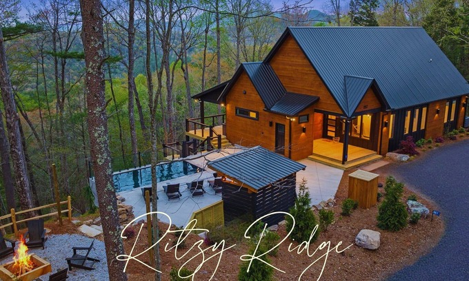 Raccoon Ridge Cabin | Experience the Ritzy Ridge Retreat Heated Pool HotTub Games Mtn Views Sleep 16